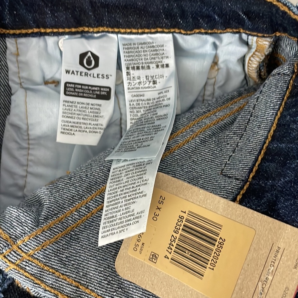 Levi Jeans✨ - Picture 6 of 8